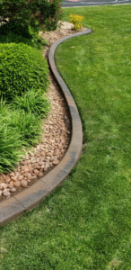 Concrete Landscape Edging in Ramsey MN_Curb Creations